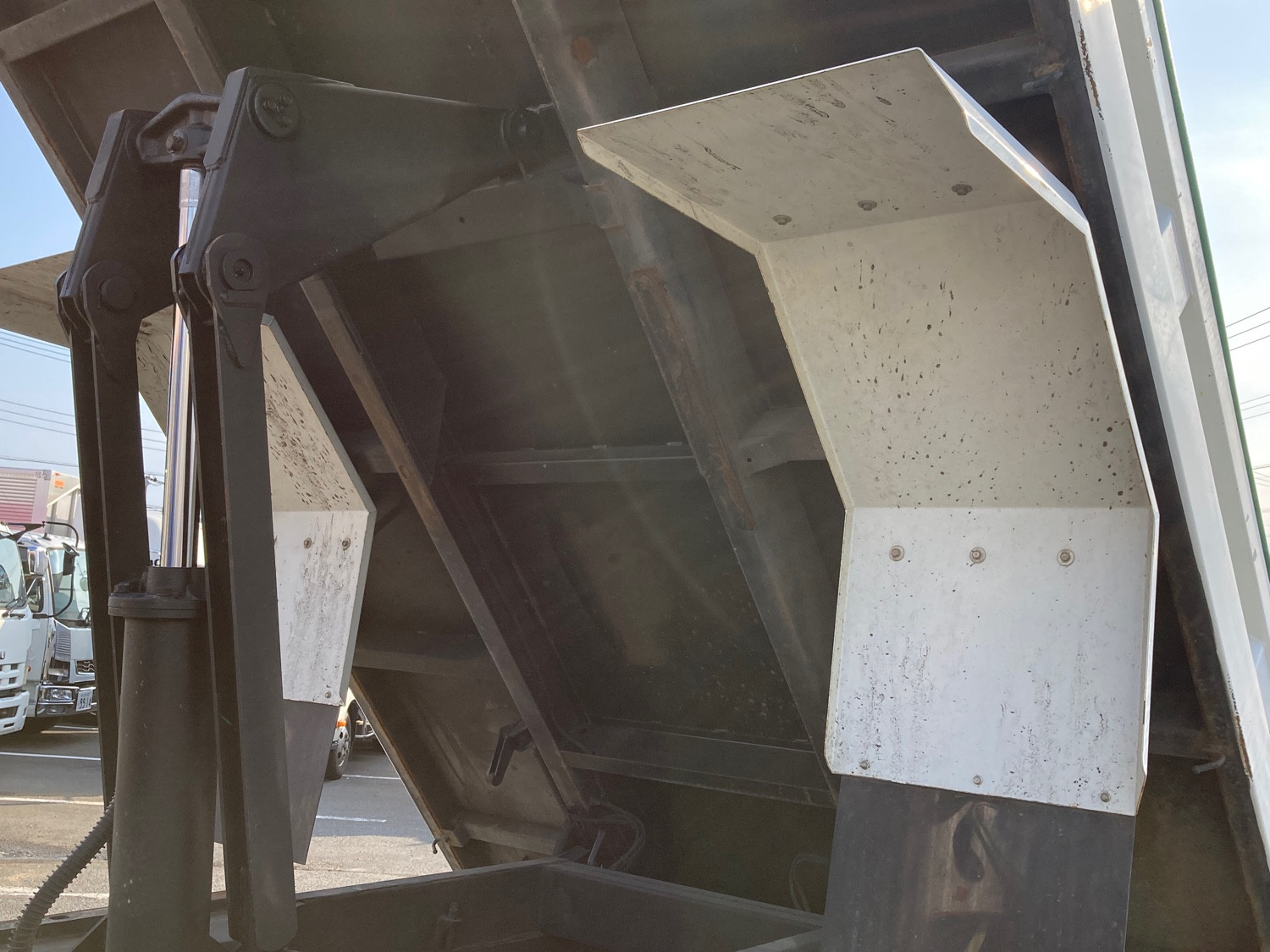 三菱 ファイター 2KG-FK62F(2WD)の写真11