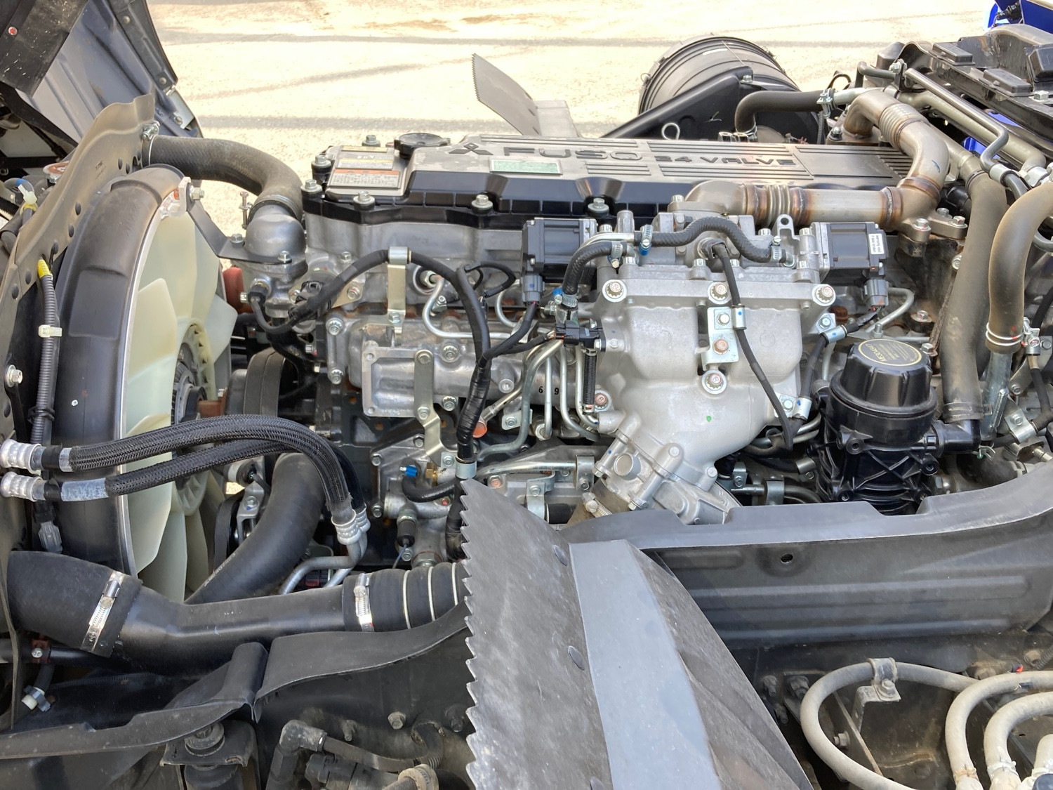 三菱 ファイター 2KG-FK62F(2WD)の写真19