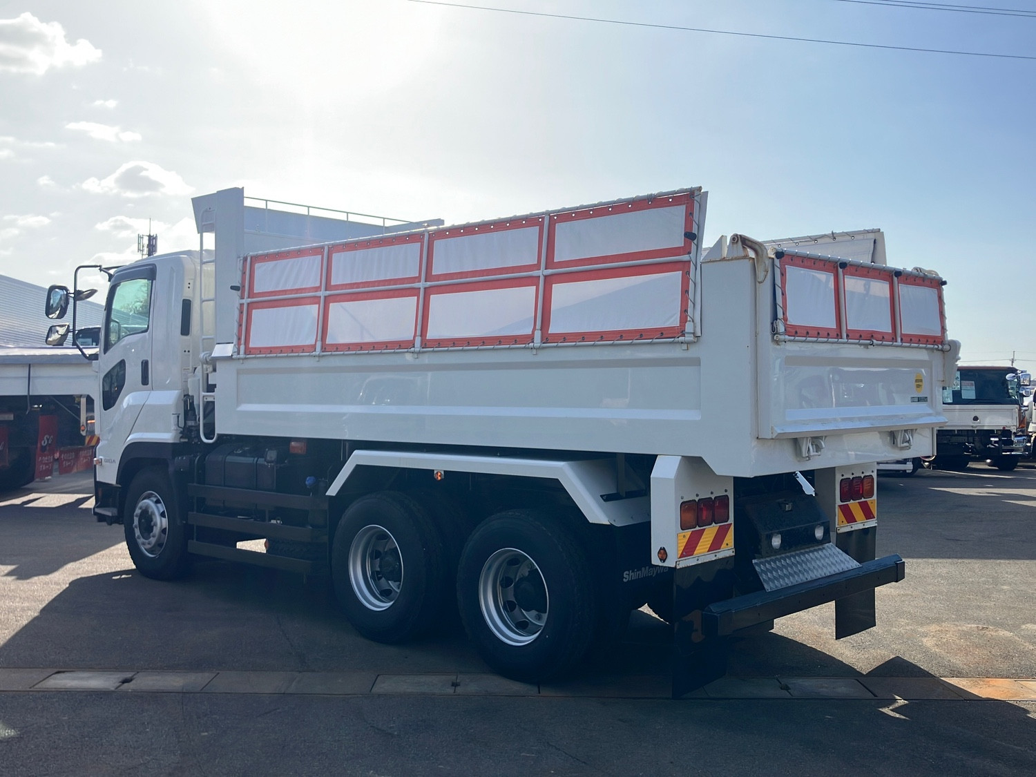 いすゞ ギガ 2PG-CXZ77CT(6x4)の写真4