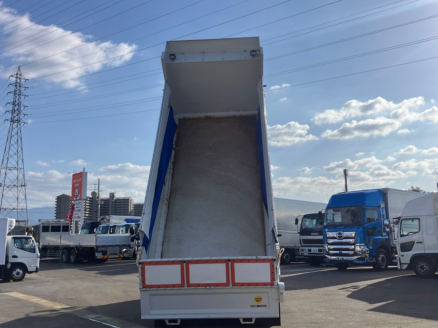 いすゞ ギガ 2PG-CXZ77CT(6x4)の写真10