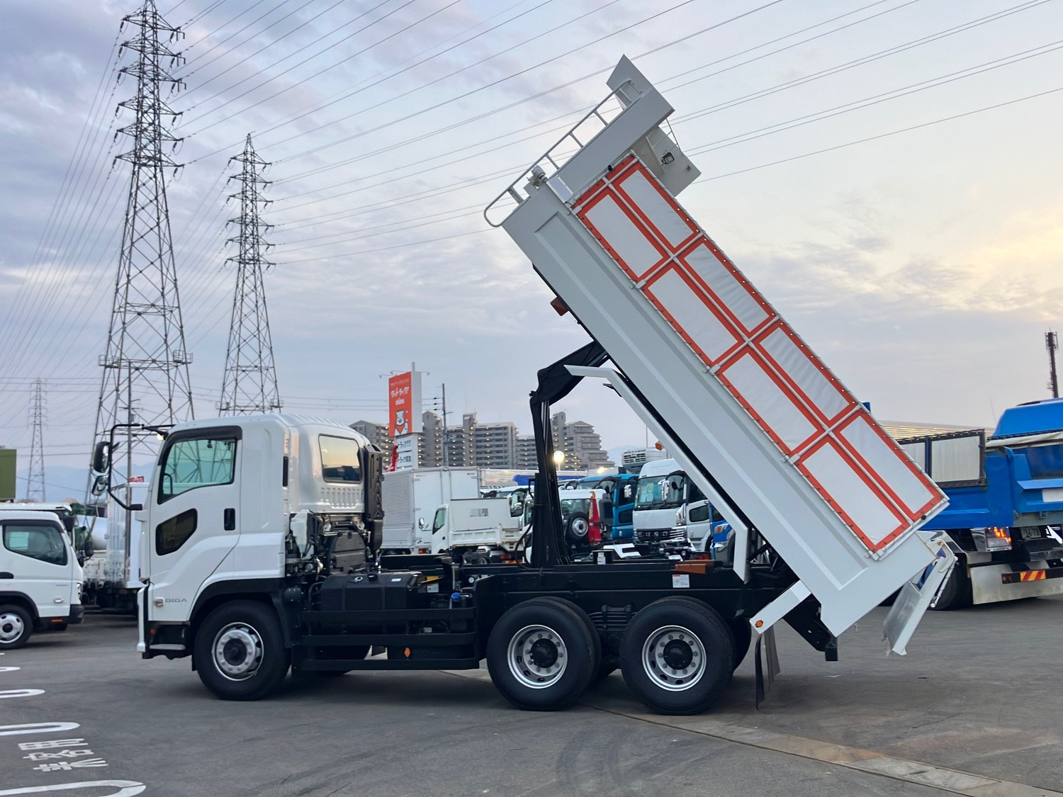 いすゞ ギガ 2PG-CXZ77CT(6x4)の写真5