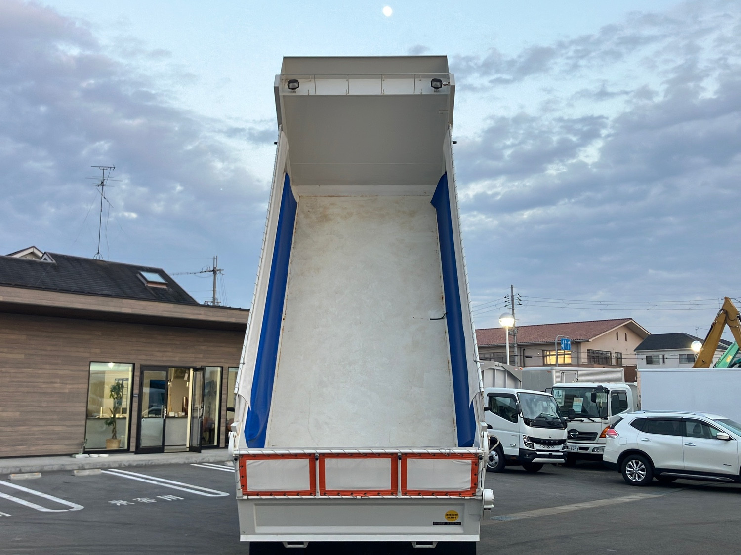 いすゞ ギガ 2PG-CXZ77CT(6x4)の写真10