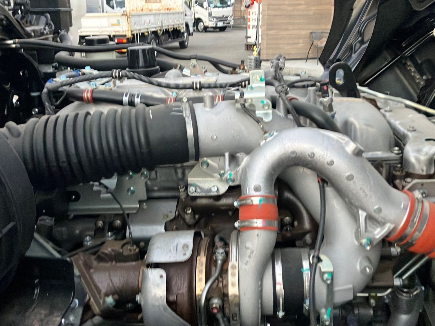 いすゞ ギガ 2PG-CXZ77CT(6x4)の写真18