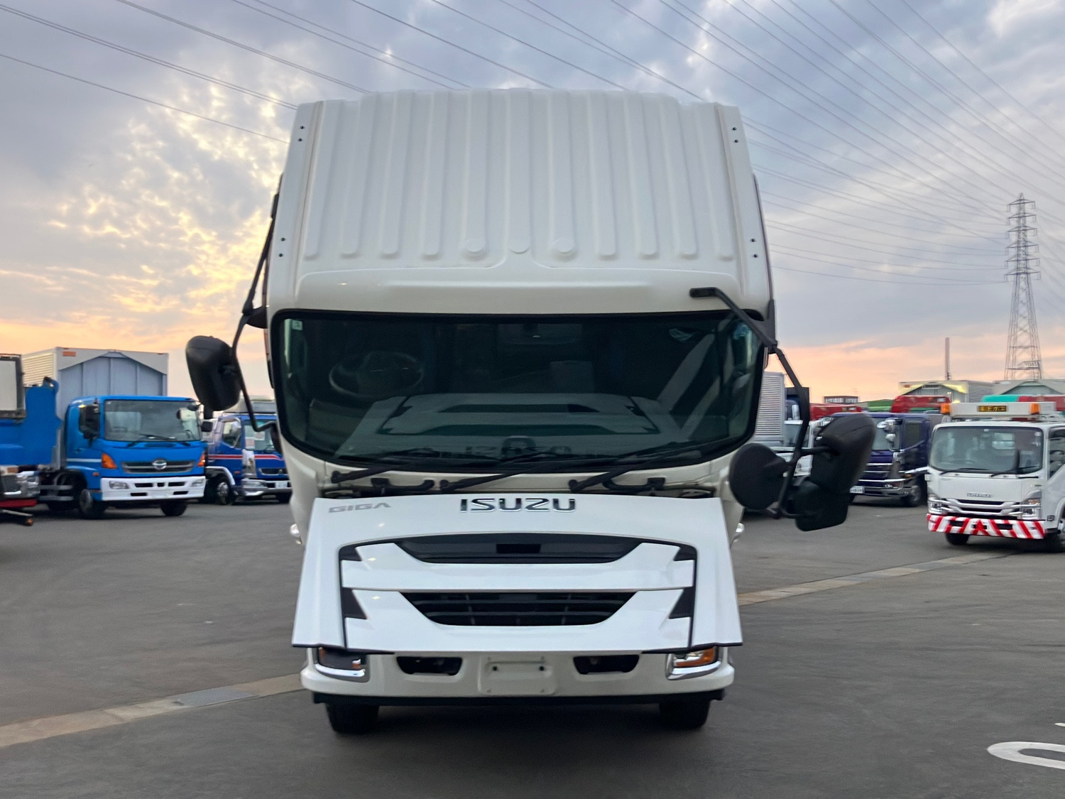 いすゞ ギガ 2PG-CXZ77CT(6x4)の写真23