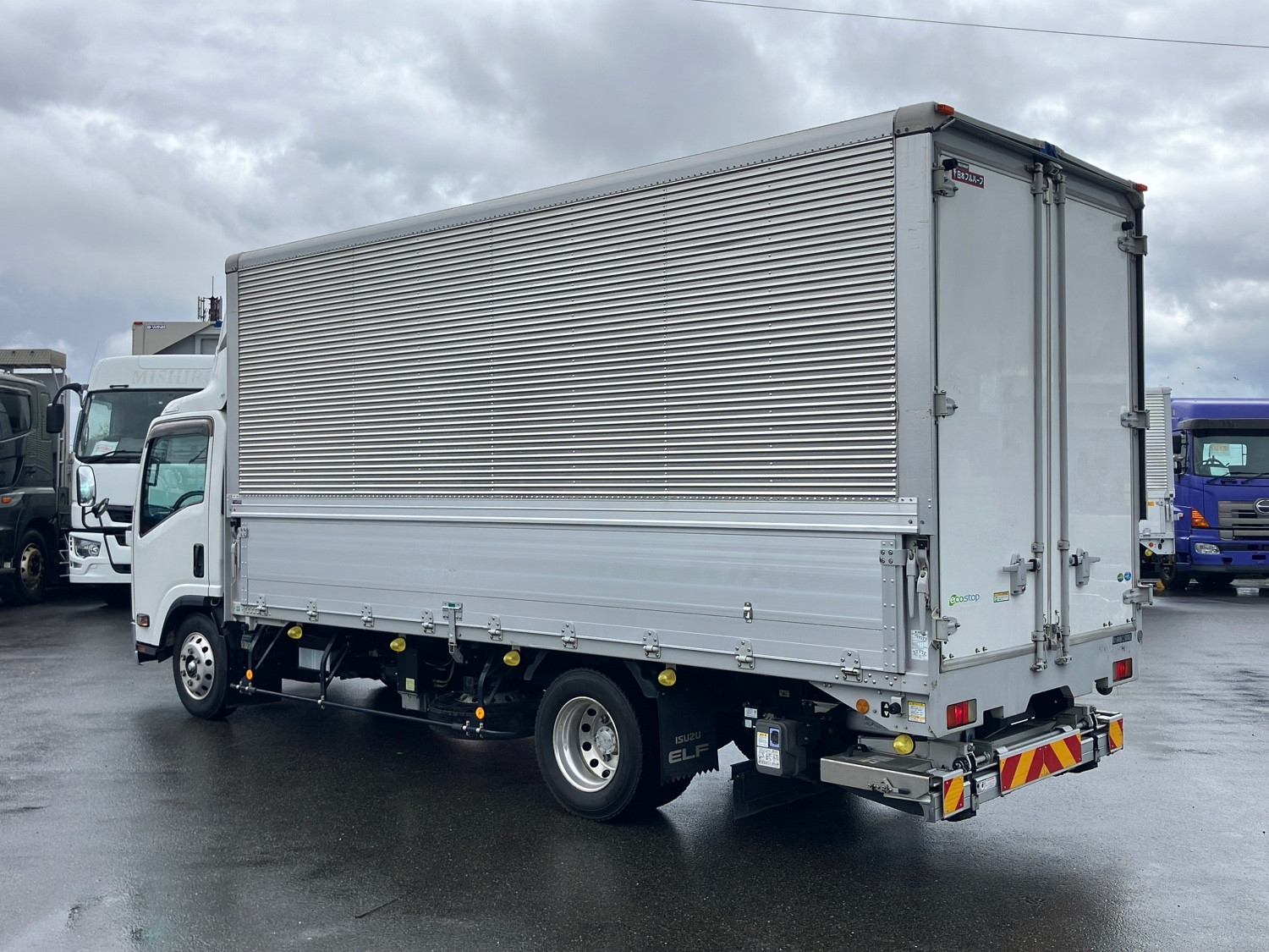 いすゞ エルフ 2RG-NPR88N(2WD)の写真4