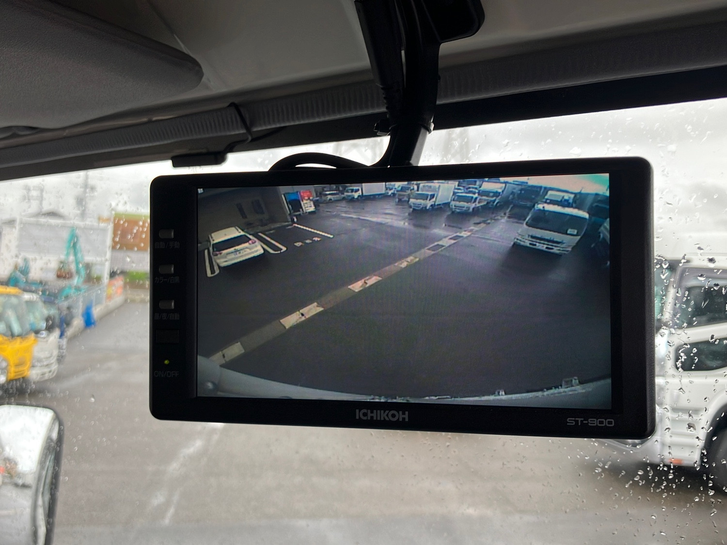 いすゞ エルフ 2RG-NPR88N(2WD)の写真25