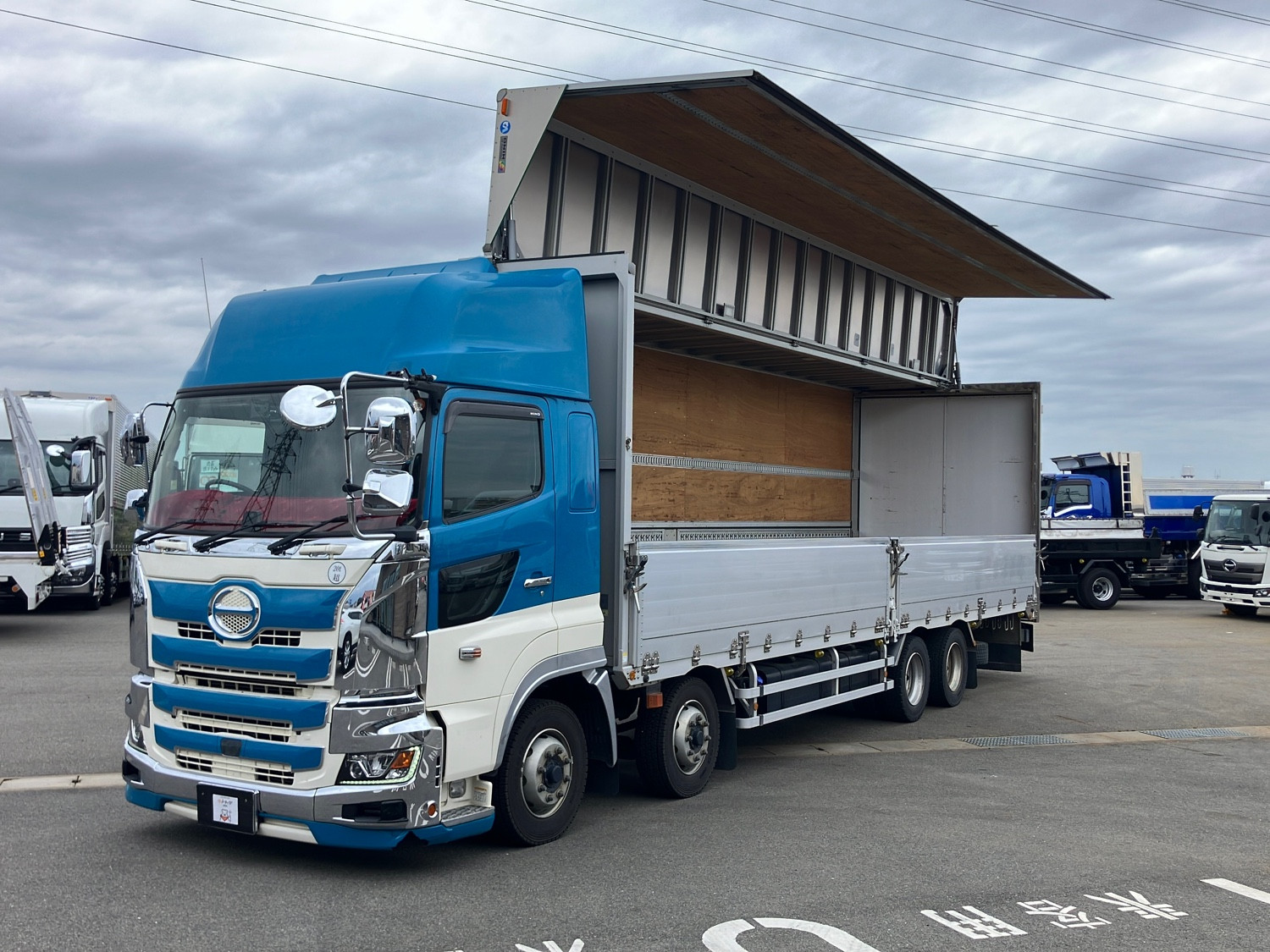 日野 プロフィア 2DG-FW1AHG(8x4)｜中古トラックなら【トラック市】