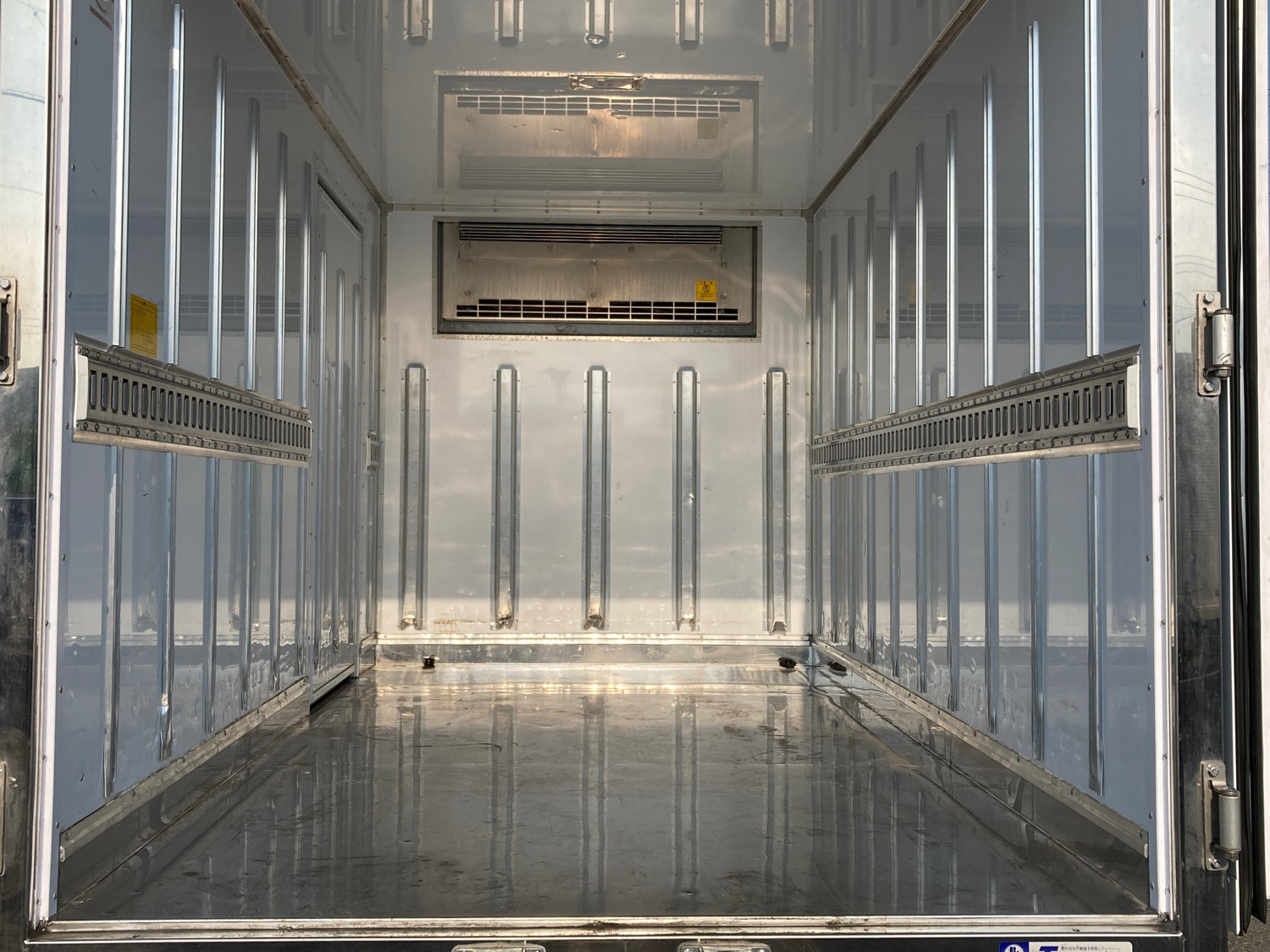 三菱 キャンター 2RG-FBAV0(2WD)の写真8