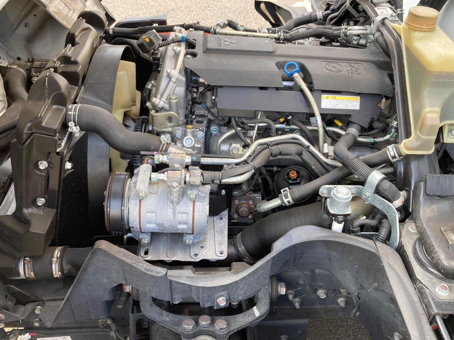 三菱 キャンター 2RG-FBAV0(2WD)の写真14