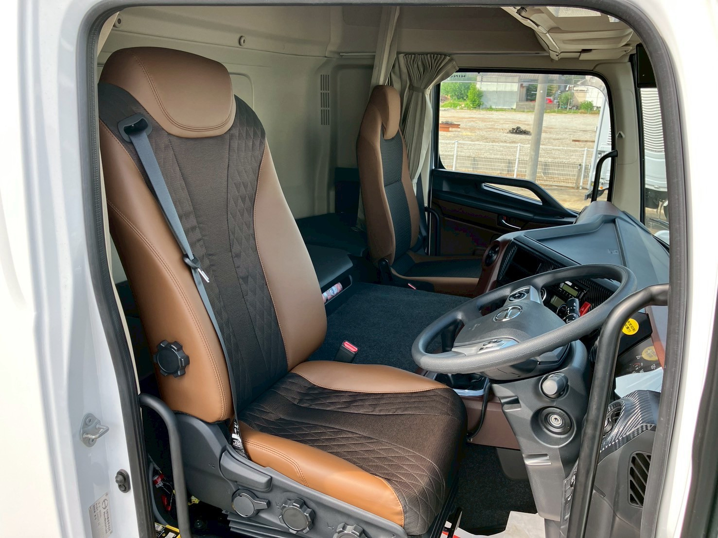 日野 プロフィア 2DG-FS1AHE(6x4)の写真14