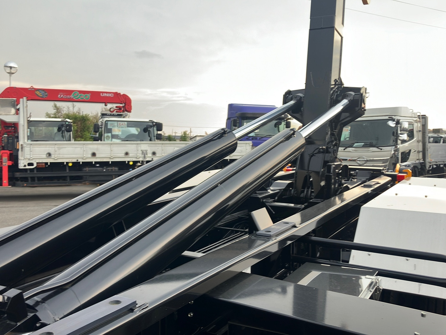 三菱 スーパーグレート 2PG-FV80HY(6x4)の写真9