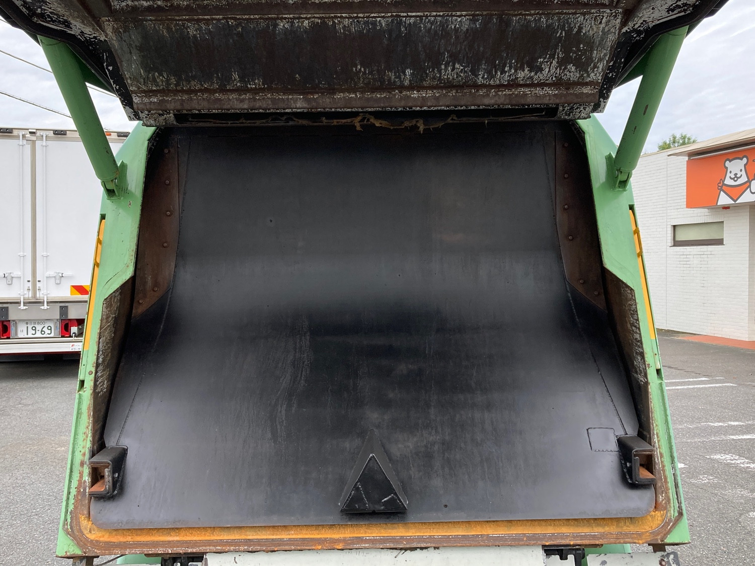 いすゞ エルフ TKG-NMR85AN(2WD)の写真9