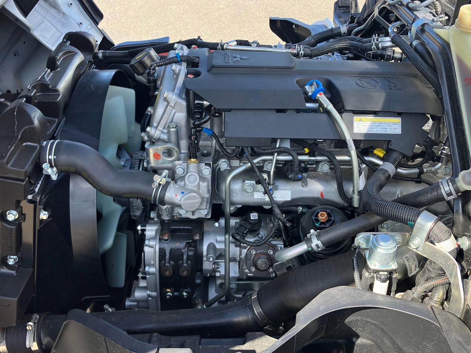 三菱 キャンター 2RG-FBAV0(2WD)の写真16