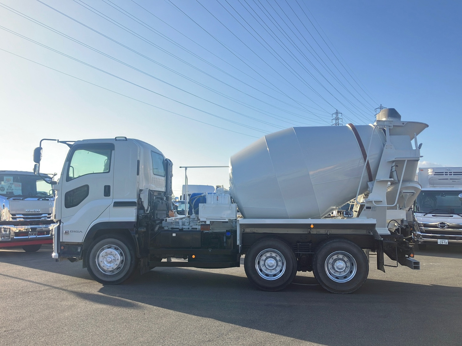 いすゞ ギガ 2KG-CXZ77CT(6x4)の写真5