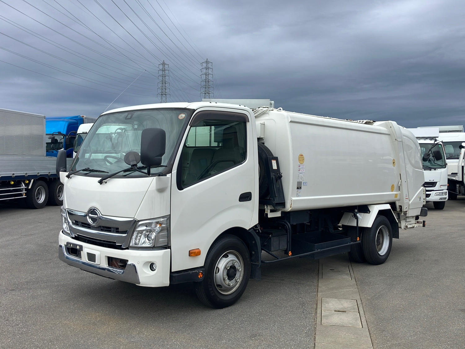 日野 デュトロ 2KG-XZU710M(2WD)｜中古トラックなら【トラック市】