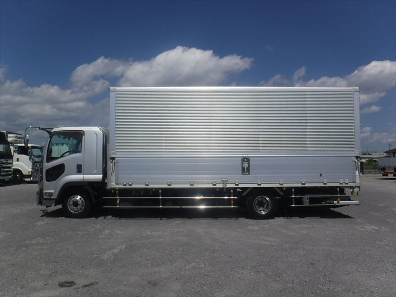 いすゞ フォワード 2RG-FRR90T2(2WD)の写真9