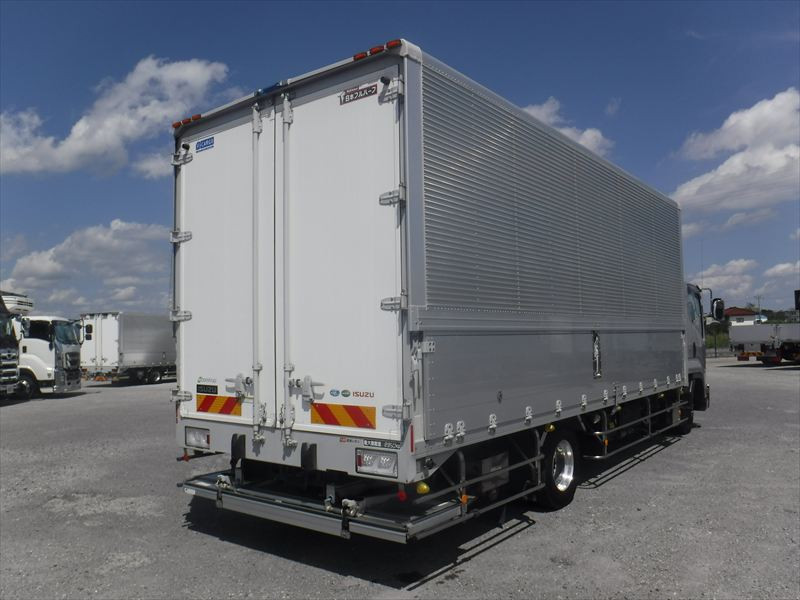 いすゞ フォワード 2RG-FRR90T2(2WD)の写真11