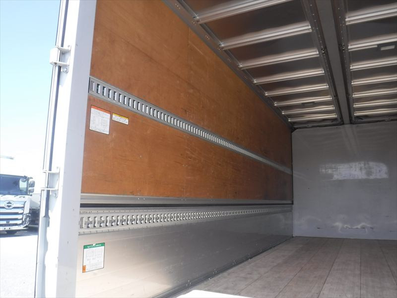 いすゞ フォワード 2RG-FRR90T2(2WD)の写真23