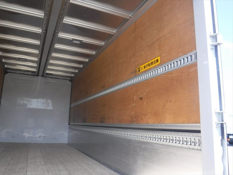 いすゞ フォワード 2RG-FRR90T2(2WD)の写真24