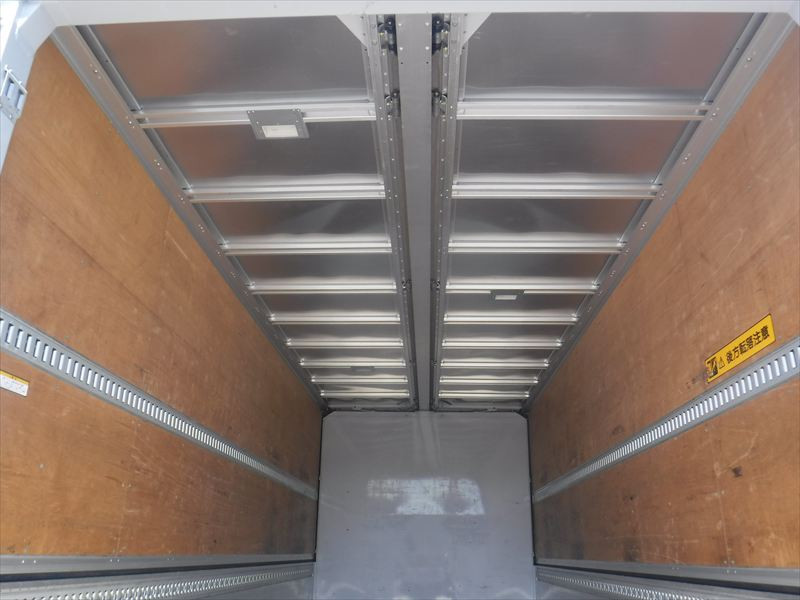 いすゞ フォワード 2RG-FRR90T2(2WD)の写真25