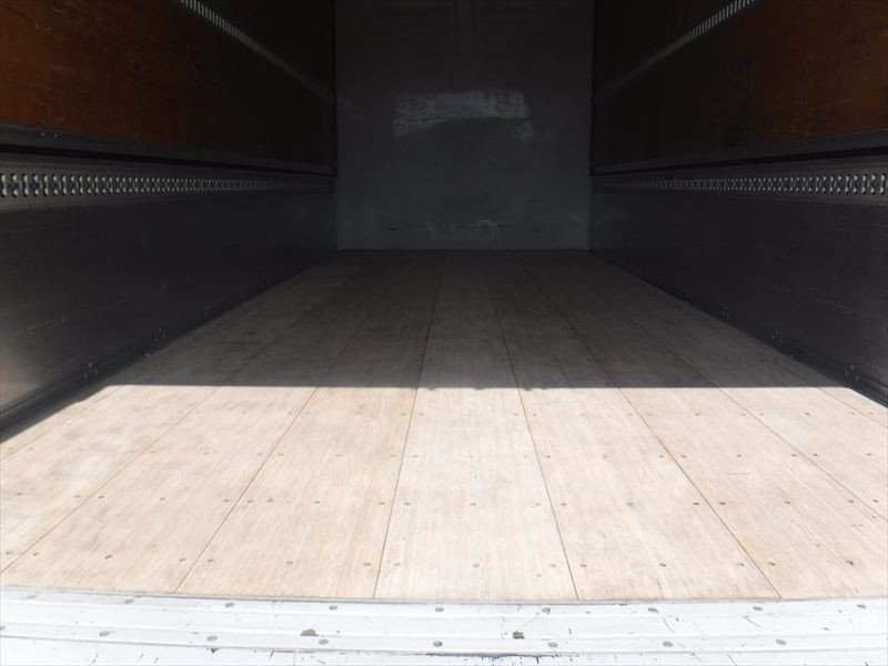 いすゞ フォワード 2RG-FRR90T2(2WD)の写真27