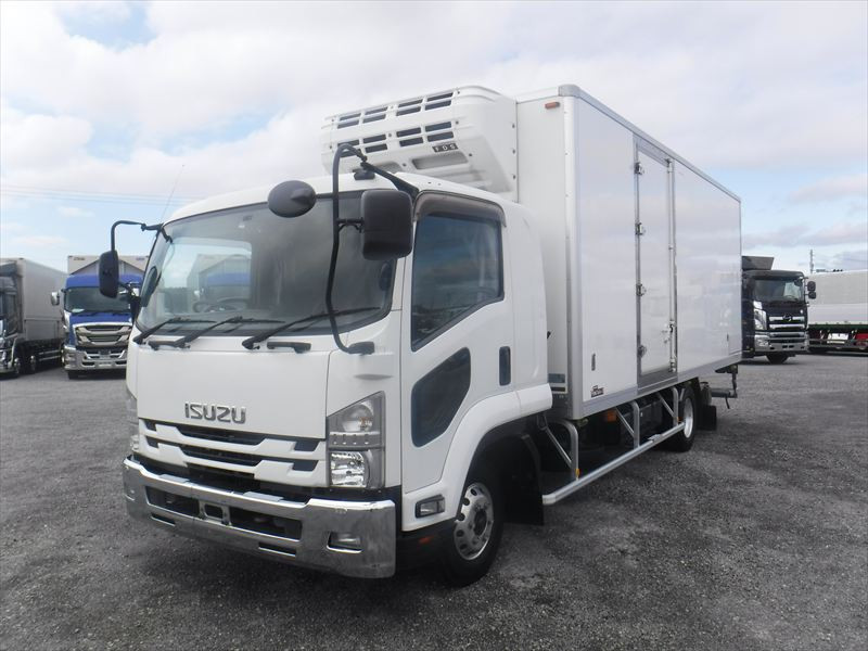 いすゞ フォワード TKG-FRR90T2(2WD)の写真1
