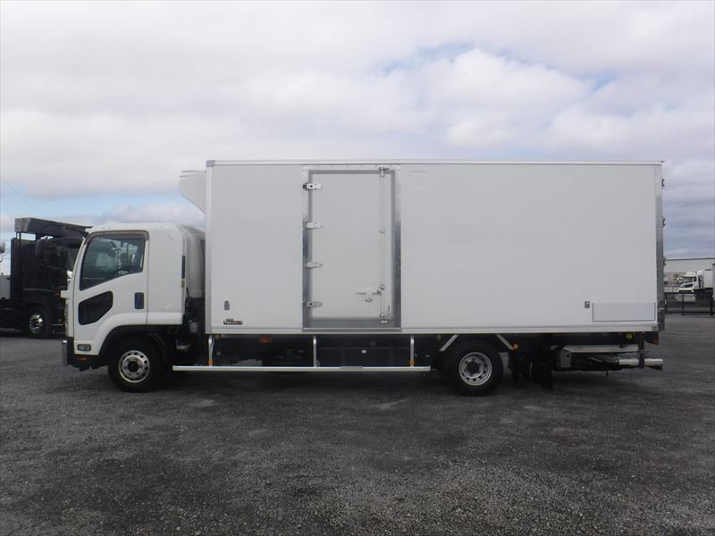 いすゞ フォワード TKG-FRR90T2(2WD)の写真10