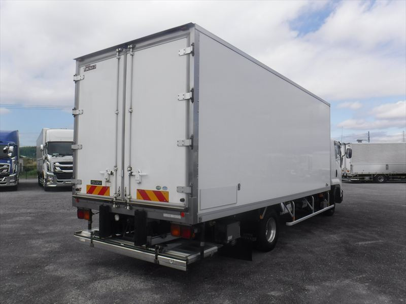 いすゞ フォワード TKG-FRR90T2(2WD)の写真14