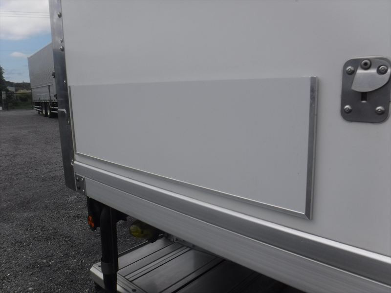 いすゞ フォワード TKG-FRR90T2(2WD)の写真17