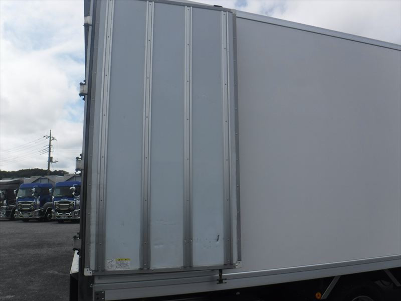 いすゞ フォワード TKG-FRR90T2(2WD)の写真26