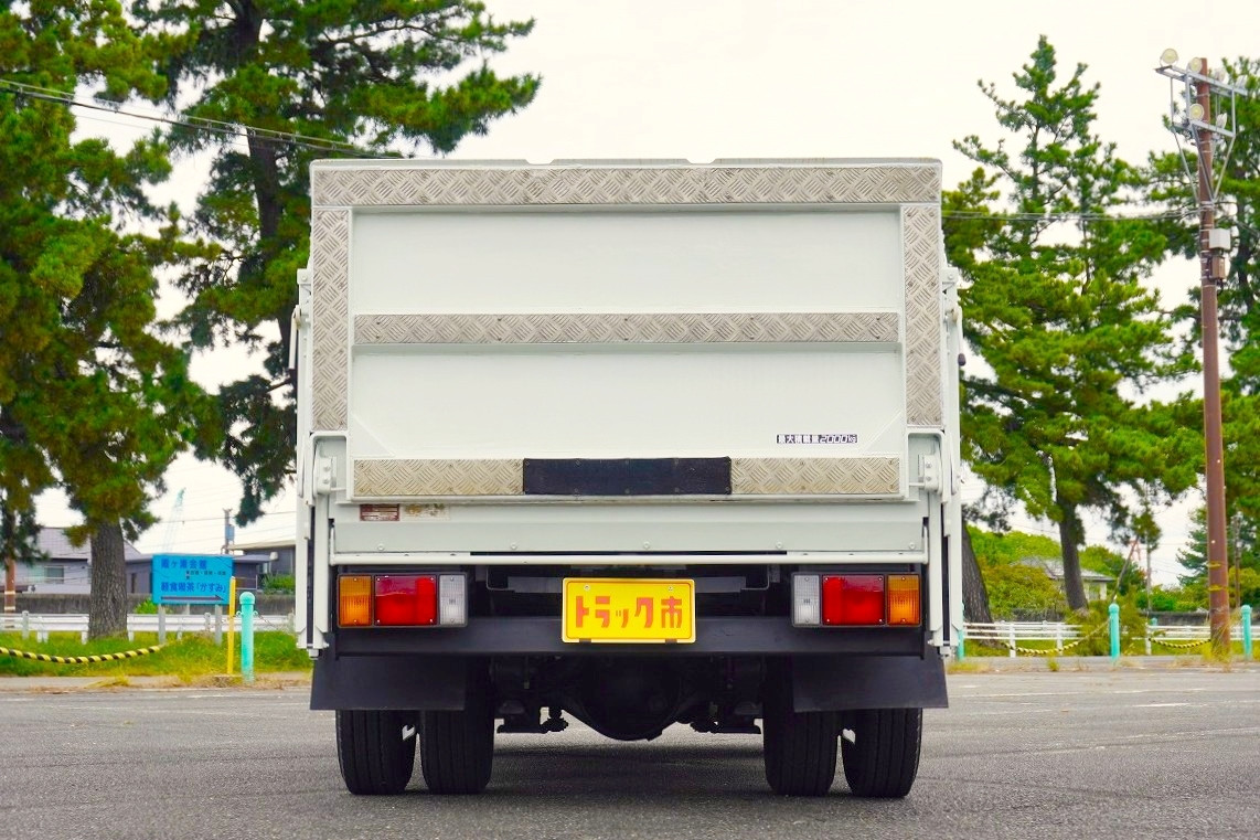 いすゞ エルフ TRG-NJR85A(2WD)の写真11