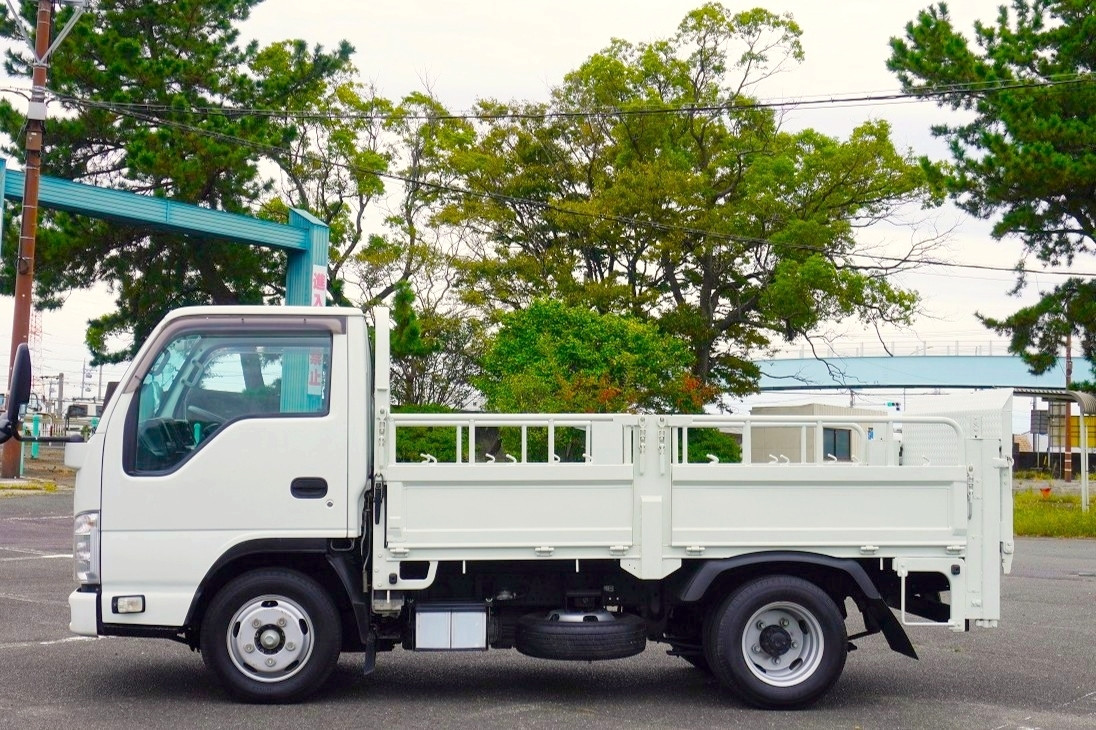 いすゞ エルフ TRG-NJR85A(2WD)の写真13
