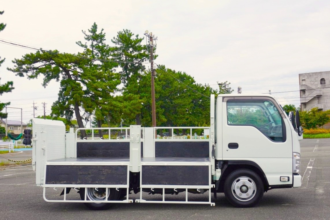 いすゞ エルフ TRG-NJR85A(2WD)の写真17