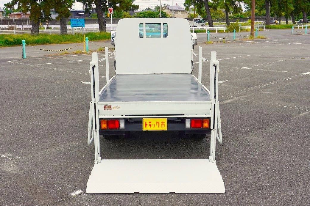 いすゞ エルフ TRG-NJR85A(2WD)の写真20