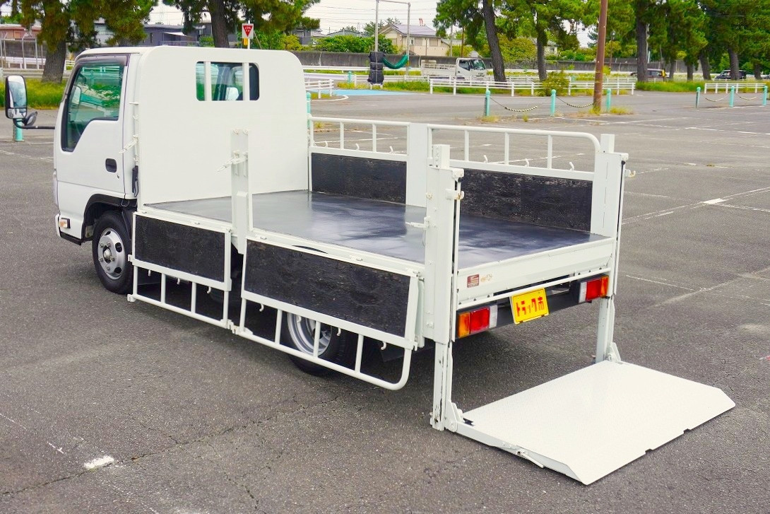 いすゞ エルフ TRG-NJR85A(2WD)の写真22