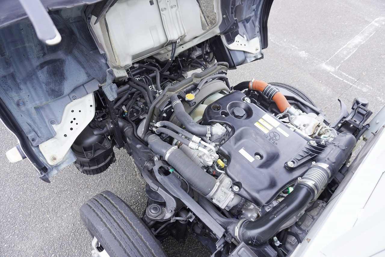 いすゞ エルフ TRG-NJR85A(2WD)の写真27