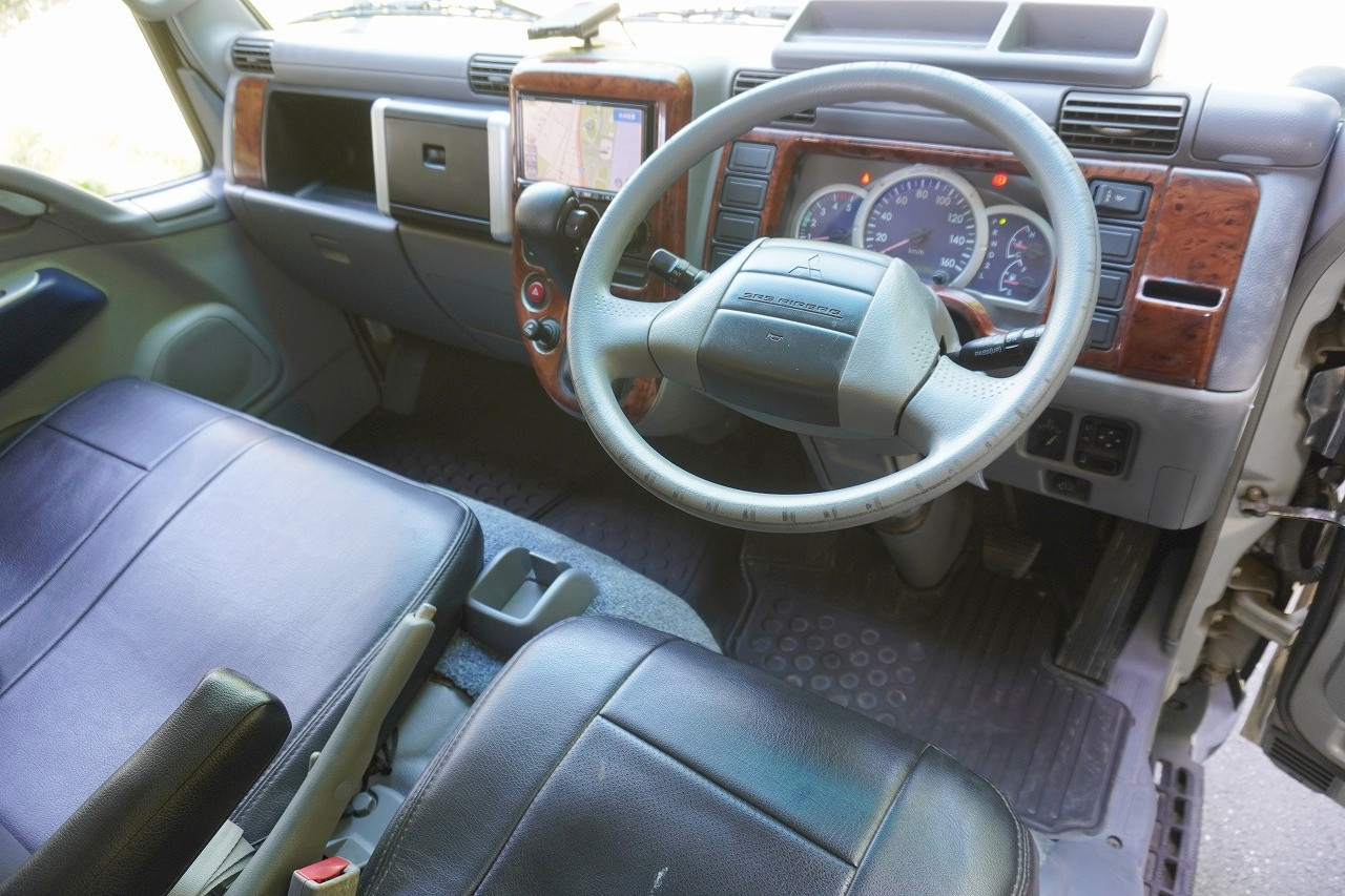 三菱 キャンターガッツ KK-FB70ABX(2WD)の写真3