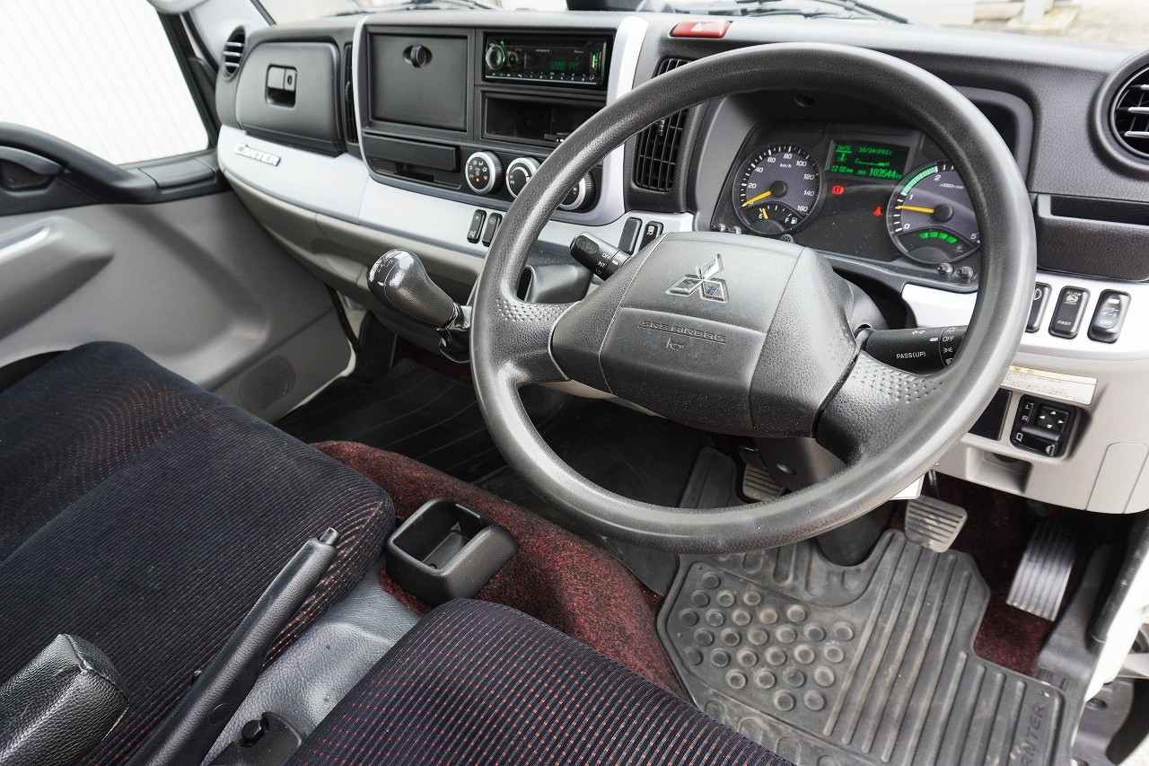 三菱 キャンター 2PG-FEAV0(2WD)の写真3