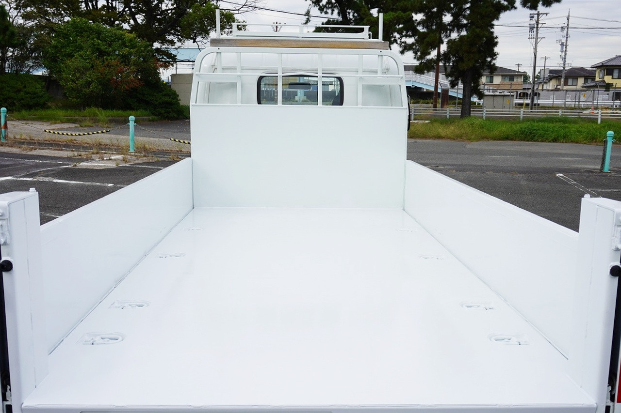 三菱 キャンター 2PG-FEAV0(2WD)の写真5