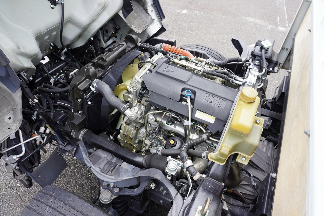 三菱 キャンター 2PG-FEAV0(2WD)の写真23