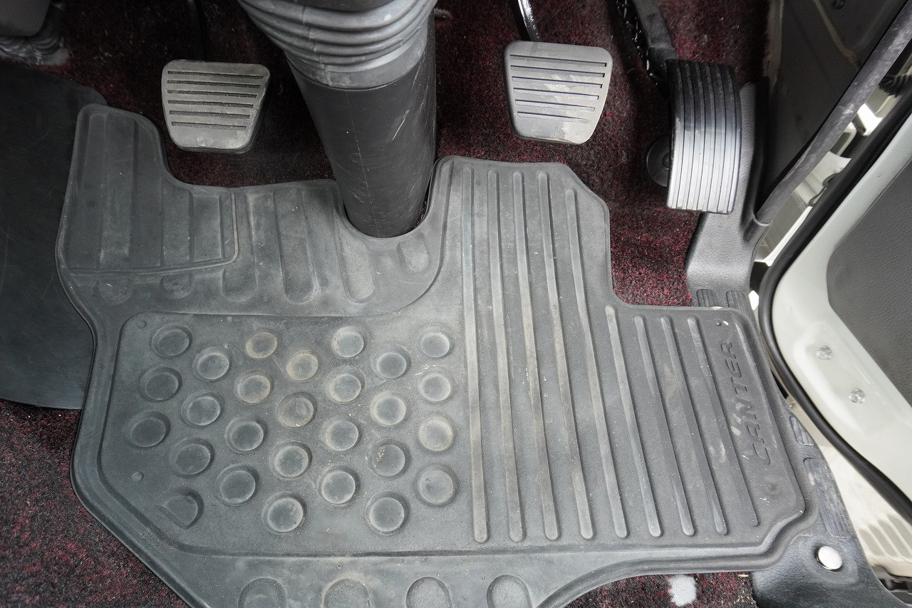 三菱 キャンター 2PG-FEAV0(2WD)の写真42