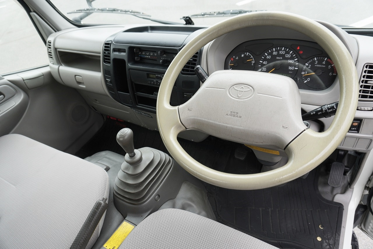 トヨタ ダイナ QDF-KDY221(2WD)の写真3