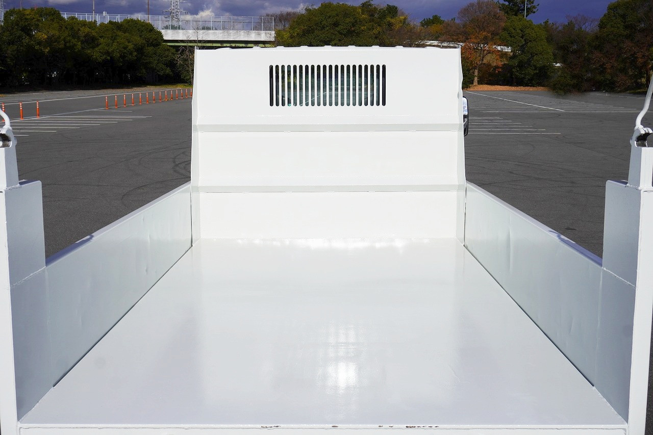 いすゞ エルフ 2RG-NKR88AD(2WD)の写真5