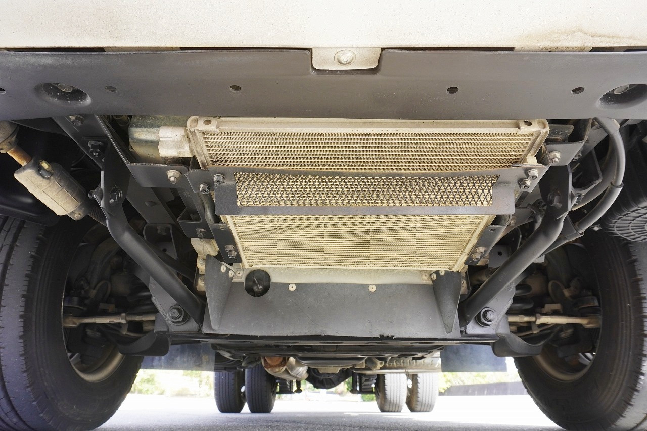 いすゞ エルフ 2RG-NKR88AD(2WD)の写真6