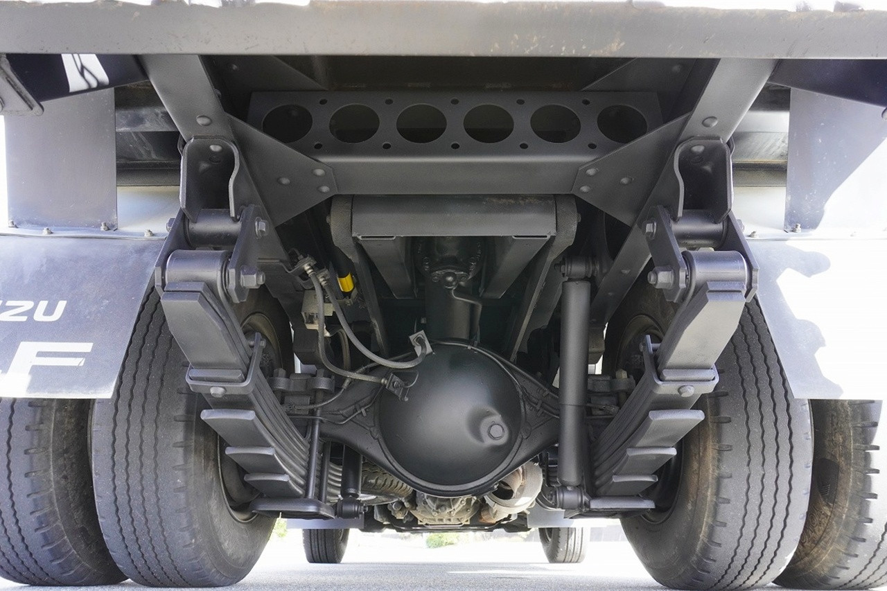 いすゞ エルフ 2RG-NKR88AD(2WD)の写真7