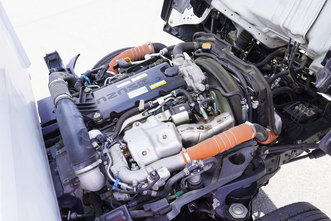 いすゞ エルフ 2RG-NKR88AD(2WD)の写真23