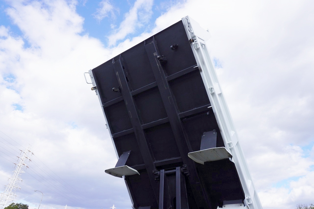 いすゞ エルフ 2RG-NKR88AD(2WD)の写真25