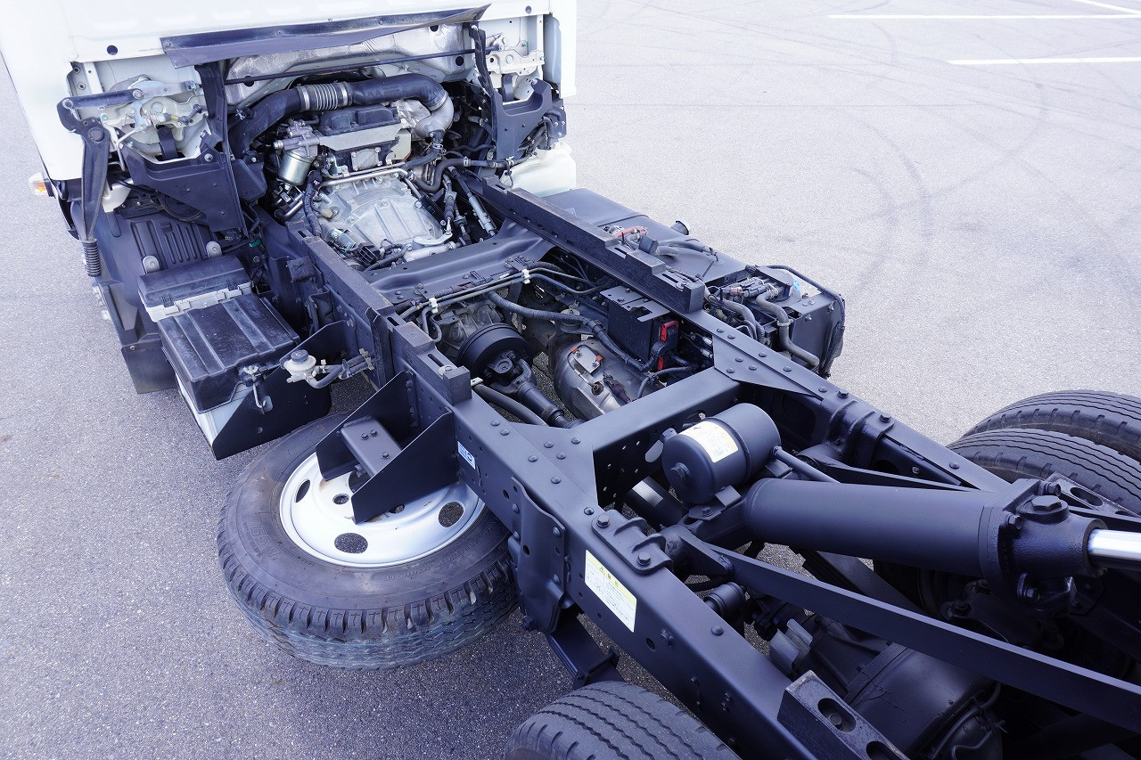 いすゞ エルフ 2RG-NKR88AD(2WD)の写真27