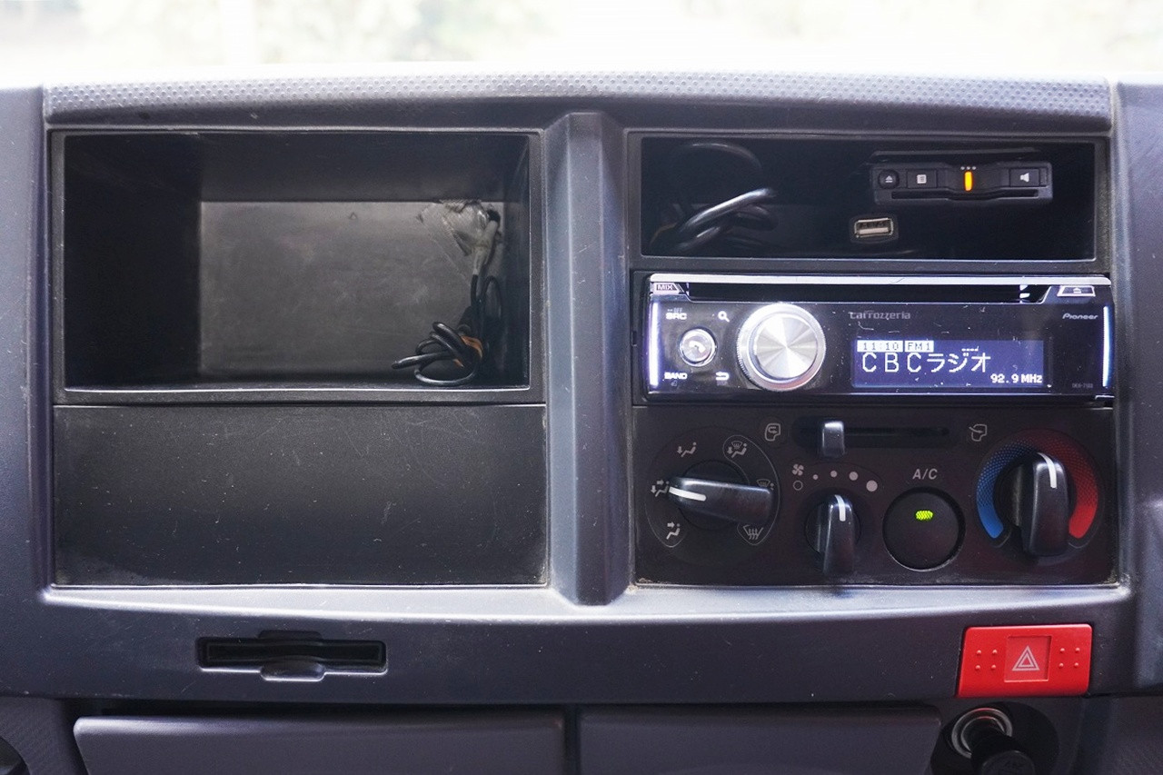 いすゞ エルフ 2RG-NKR88AD(2WD)の写真44