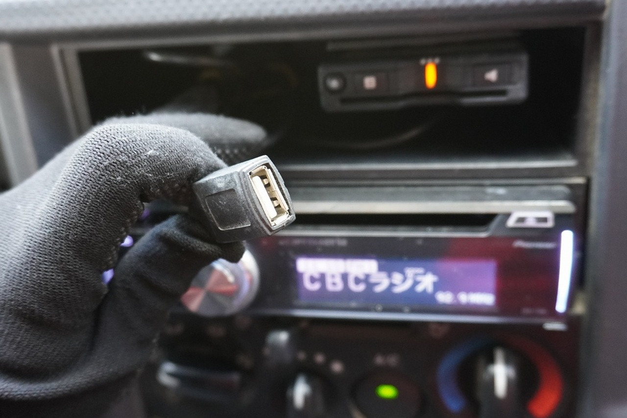 いすゞ エルフ 2RG-NKR88AD(2WD)の写真46